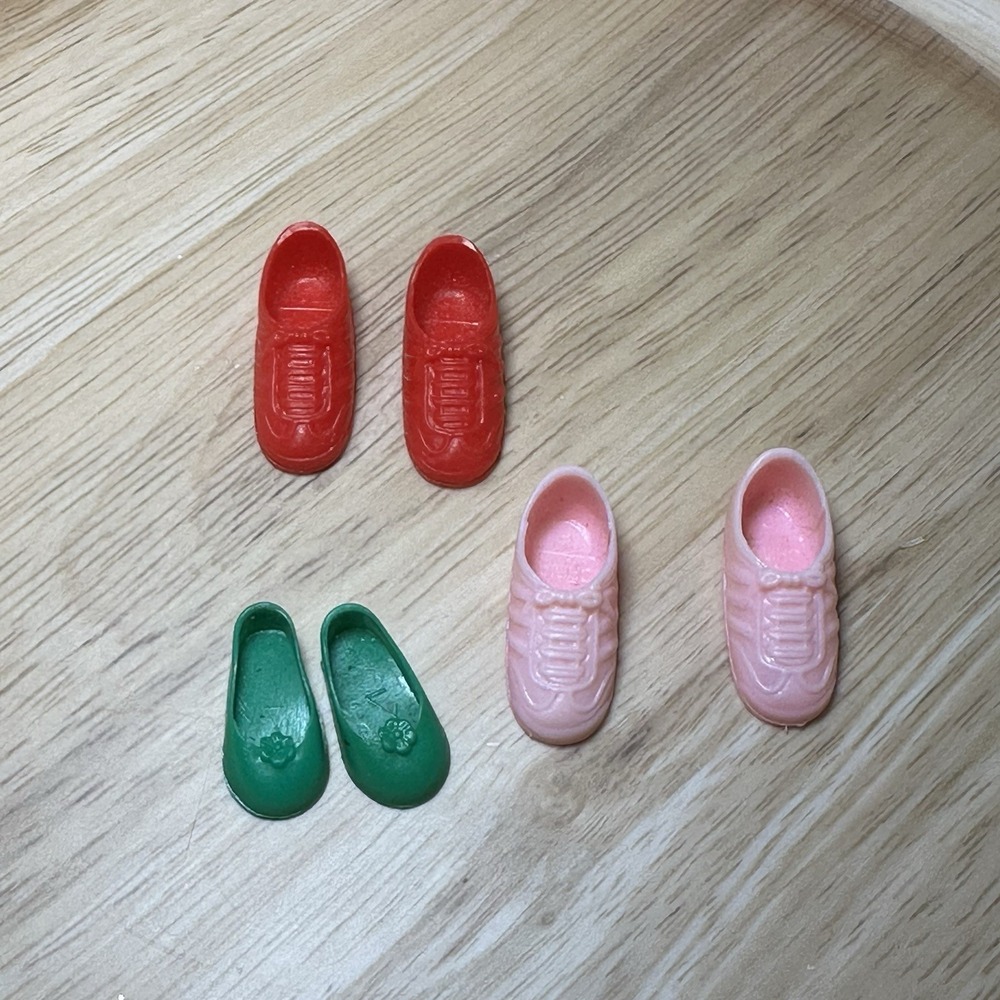 Vintage Barbie Shoe Lot- 3 Pairs Red And Pink‎ Tennis Shoes & Green Flats